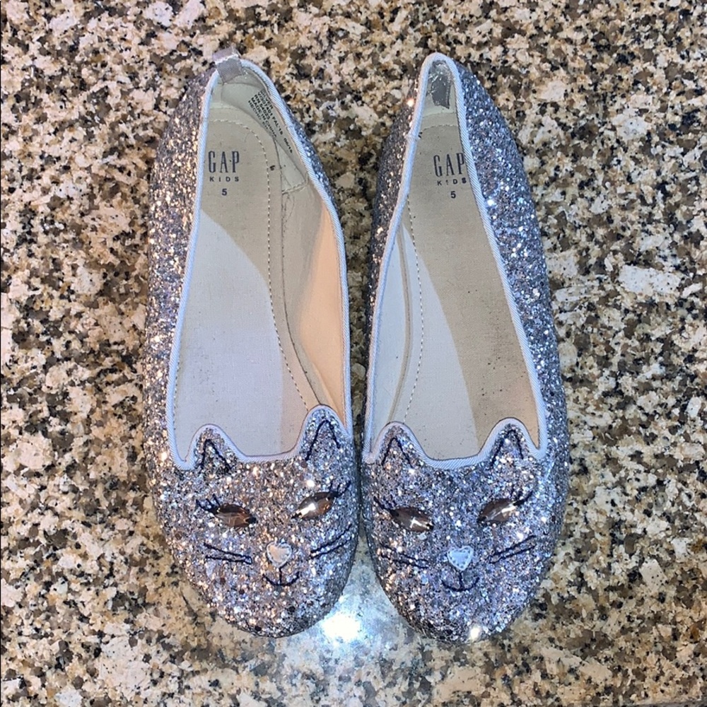 Gap girl cat glitter shoes size 5 (big girls)